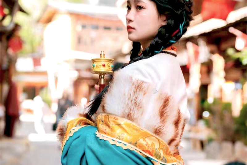 冬天香格里拉旅游攻略大全(冬天香格里拉旅游攻略大全图片)