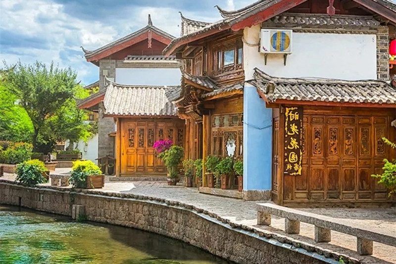 丽江大理香格里拉旅游攻略(丽江大理香格里拉旅游攻略图)