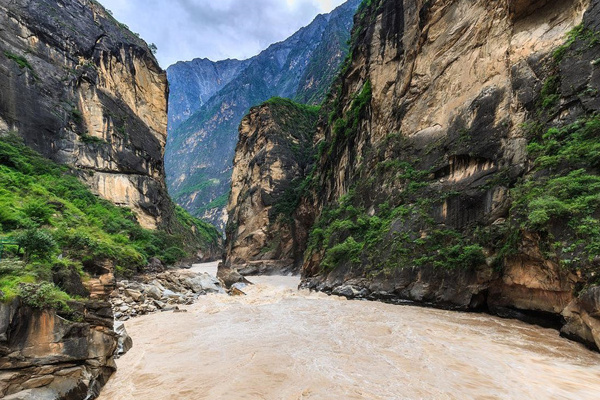 西双版纳十大旅游景点(西双版纳十大旅游景点介绍)