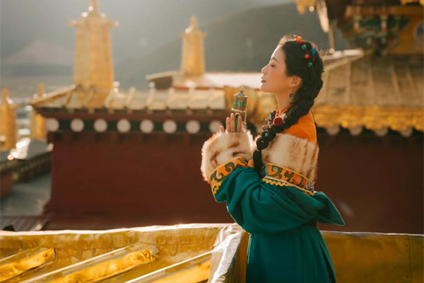 昆明旅游旅行社(昆明旅游旅行社电话)