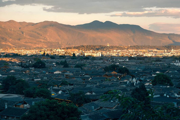 去昆明旅游穿什么衣服(冬天去昆明旅游穿什么衣服)