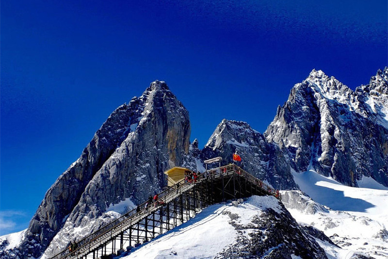 西双版纳的旅游景点(西双版纳的旅游景点有哪些)
