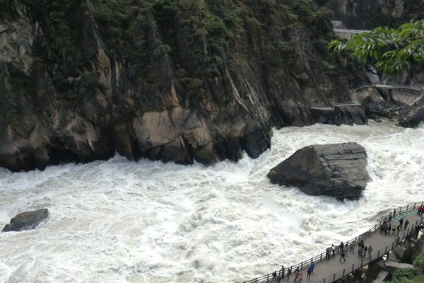 香格里拉8月旅游攻略(香格里拉8月旅游攻略景点大全)