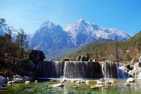 香格里拉旅游攻略景m(香格里拉旅游攻略景点线路图)