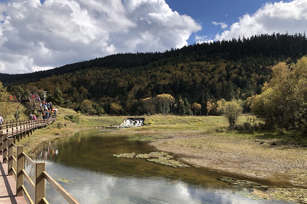 香格里拉旅游攻略自己(香格里拉旅游路线攻略)