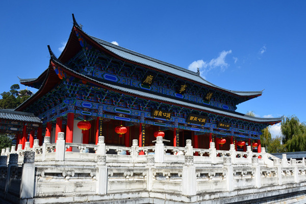 昆明旅游价格对比(昆明旅游价格对比图)