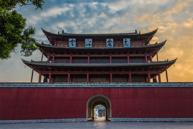 丽江冬天旅游(丽江冬天旅游人多吗)