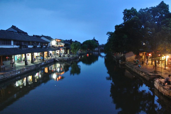 丽江旅游为什么停牌(2021年丽江景区是否暂停运营)