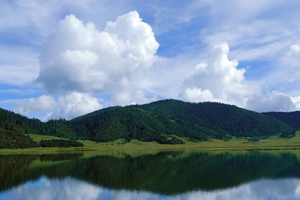 丽江旅游高峰(丽江旅游高峰期是什么时候)