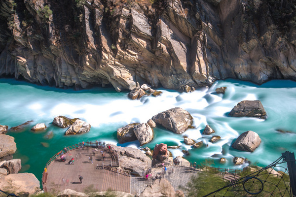 现在去丽江旅游吃住行要多少钱(现在去丽江旅游吃住行要多少钱一天)
