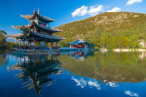 迪庆香格里拉攻略旅游文案(香格里拉游玩文案)