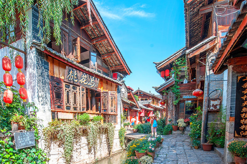 丽江的旅游景点介绍(丽江的旅游景点有哪些地方)
