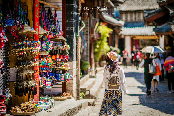 西双版纳有名旅游景区(西双版纳著名的旅游景区)