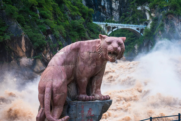 西双版纳旅游购物点(西双版纳旅游购物店)