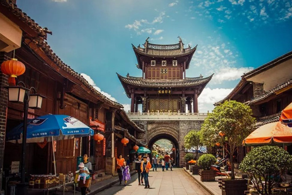 云南旅游攻略七月大理穿搭(七月云南大理穿着)